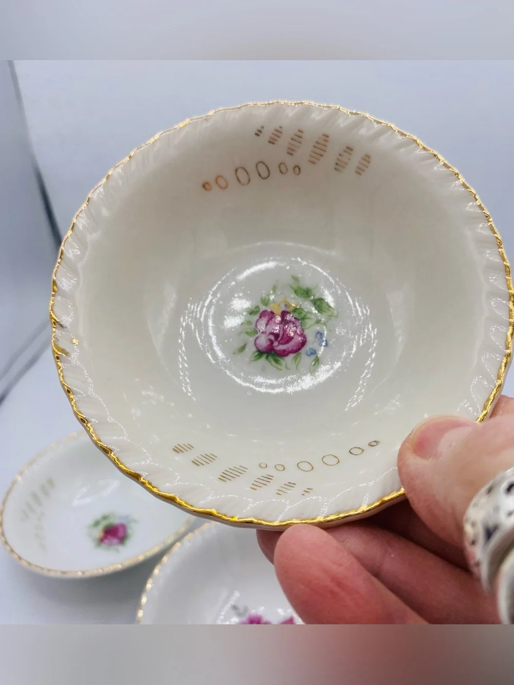 Vintage Homer Laughlin “Calirose” Pattern Gold Rim Small Dessert Bowls  (Set 4)